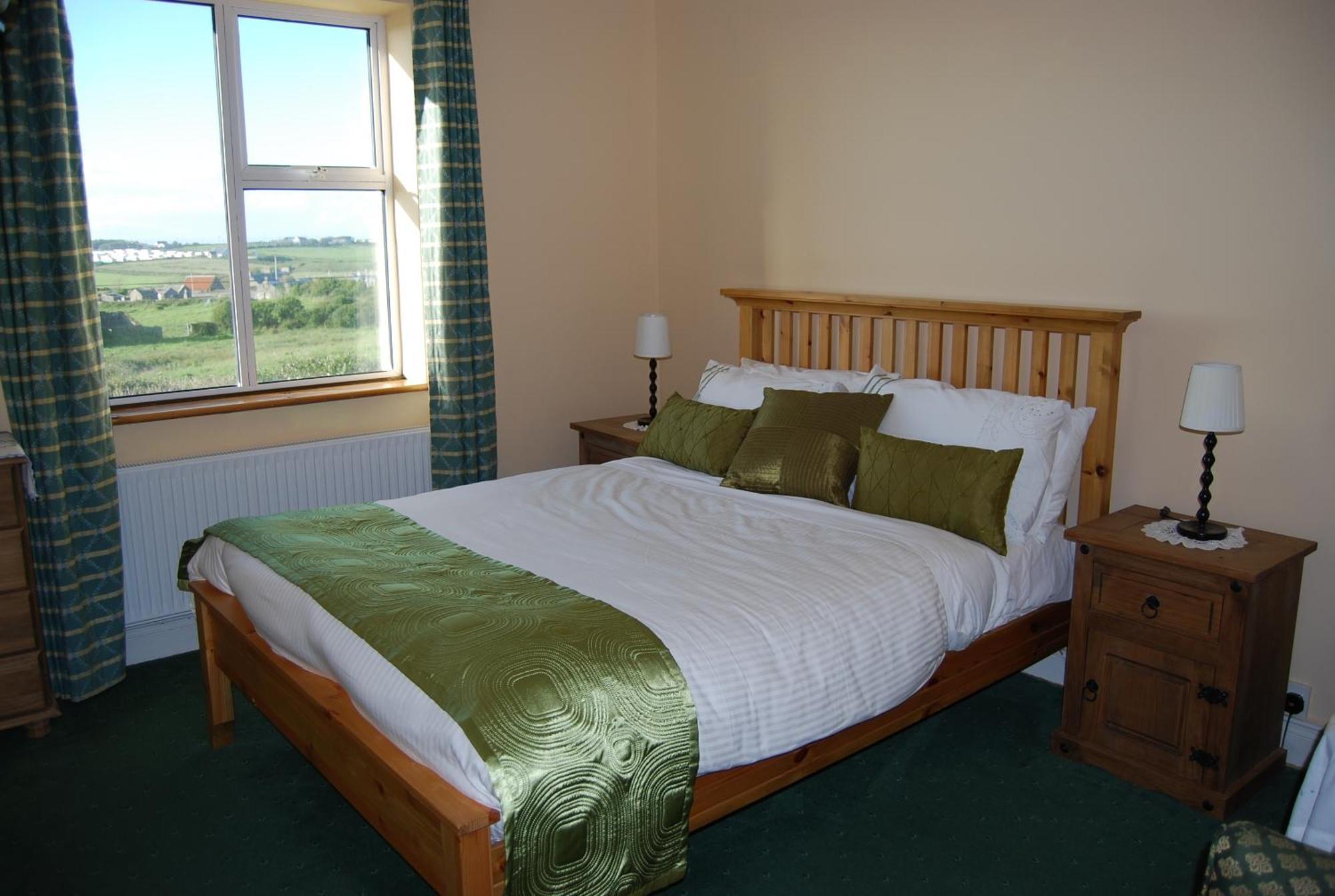 Clonmore 3*
